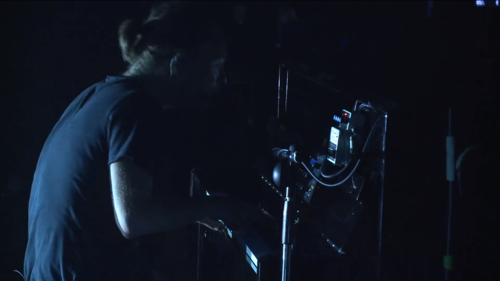 2013年的Atoms for Peace巡演中的Tetra和DD7。